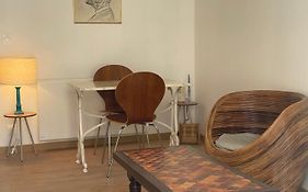 Studio De Charme Au Coeur De La Roquette